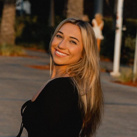 Carly Longo headshot